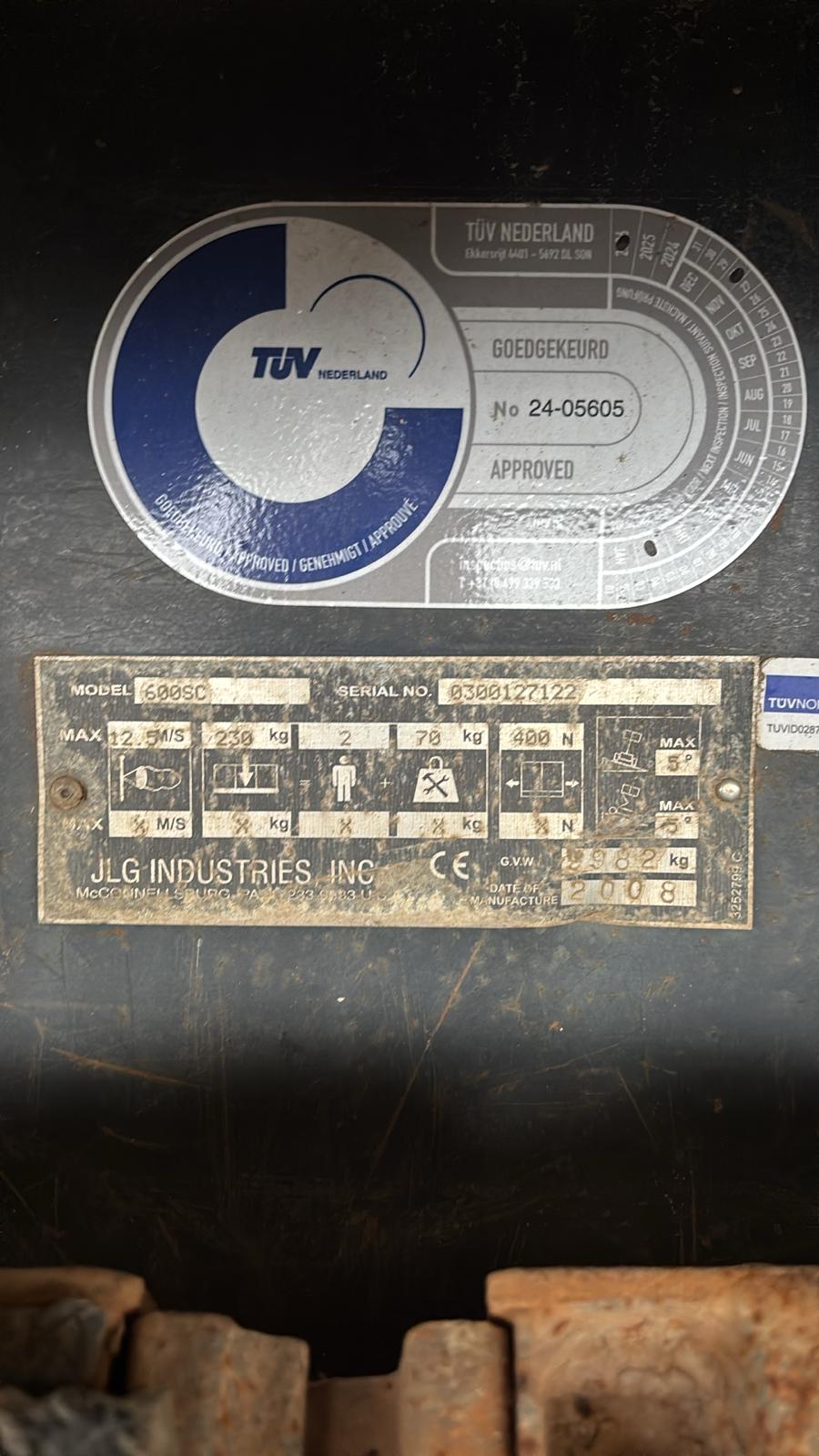 Piattaforma aerea cingolata JLG 600SCG (4)