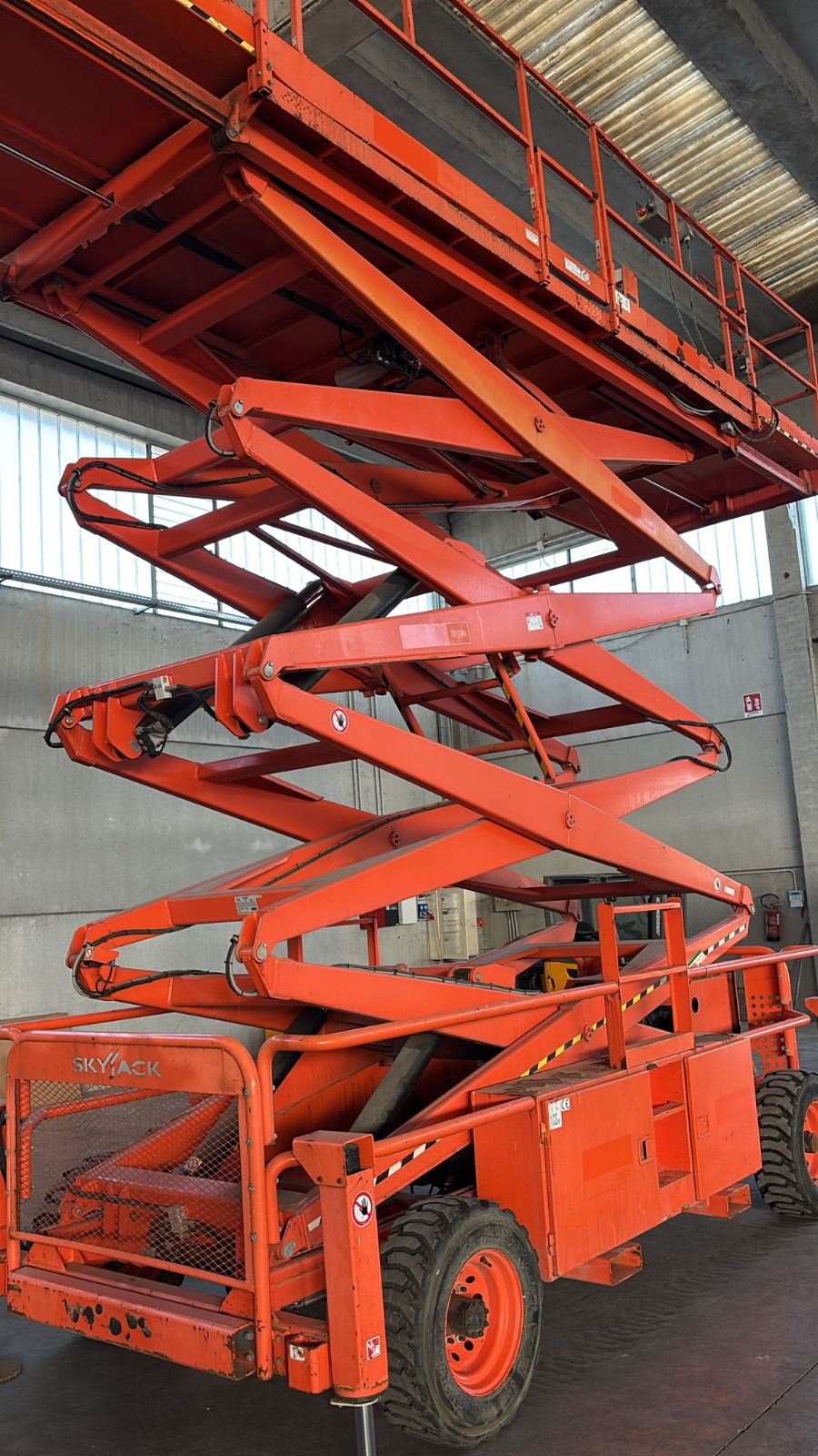 Piattaforma Diesel Skyjack SJ 9250